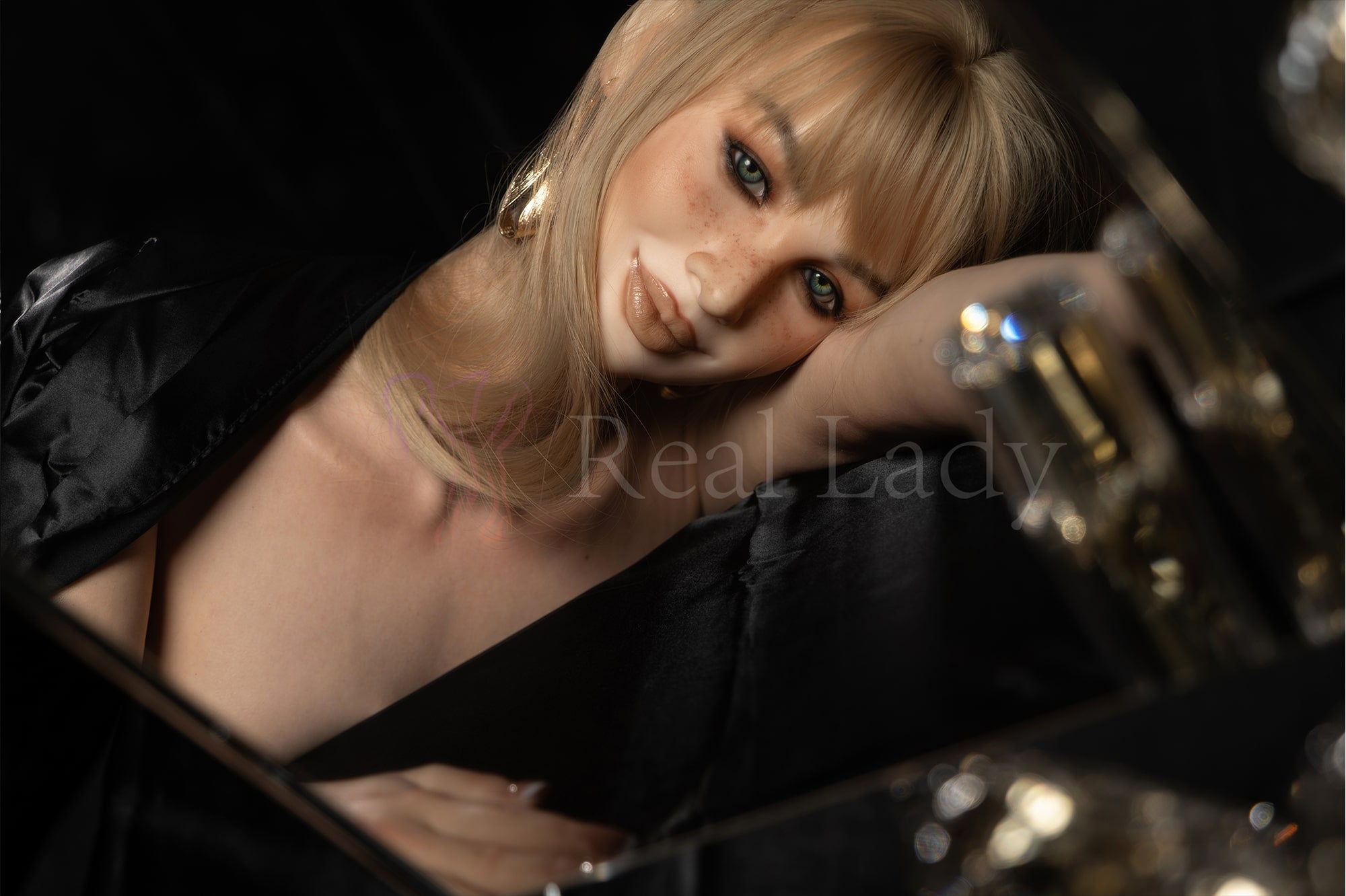 Mitzi: Golden Glamour Sex Doll - Image 6